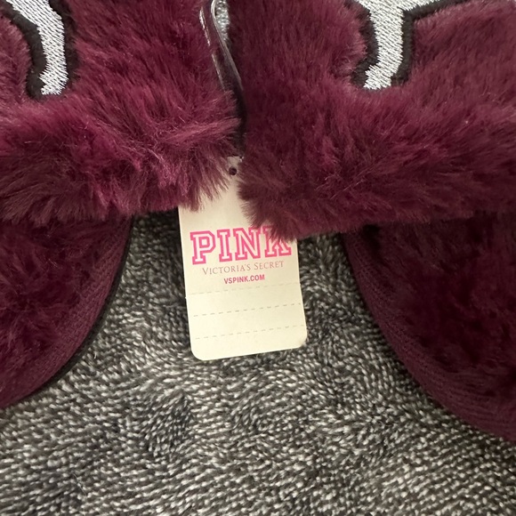 PINK slippers. - Picture 2 of 4